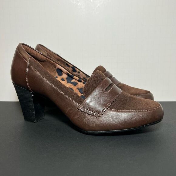 Womens CLARKS Bendables Brown Leather Pump Heels / Size 7.5 Medium - Picture 1 of 8